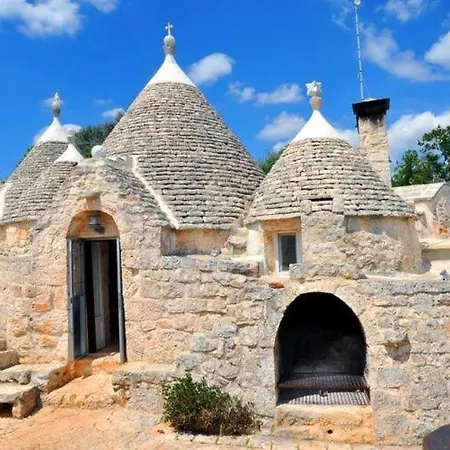 Beautiful Trulli With Pool Near オストゥーニ