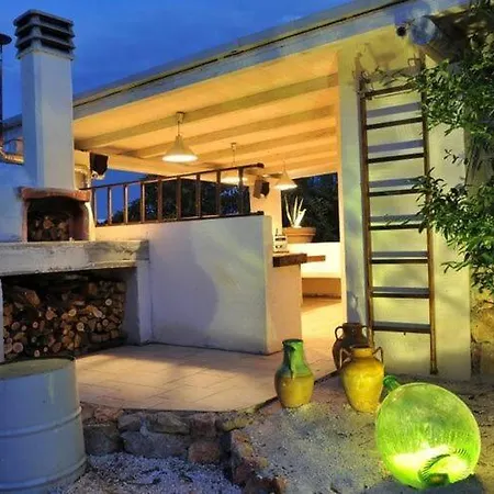 Beautiful Trulli With Pool Near 別荘 オストゥーニ